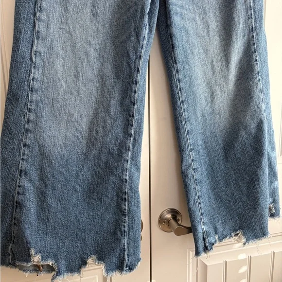 PILCRO Blue Wide Leg Raw Hem Denim Jeans Pants Women's Size 31 Medium Wash - Picture 3 of 12